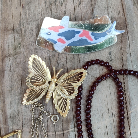 Large 35 piece vintage-now jewelry lot - Picture 6 of 16